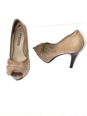 Moda Tan Snake skin pumps, size 7 95